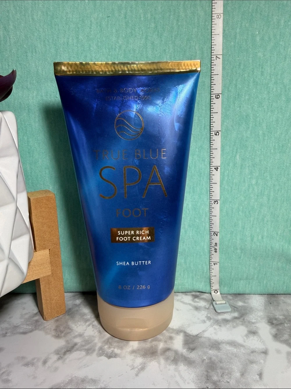 Bath & Body Works large 24